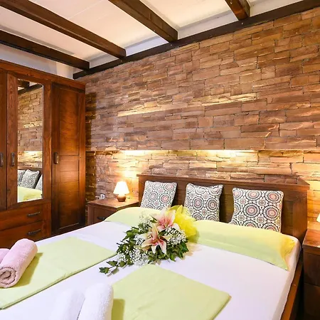 アパート Vida With Garden: