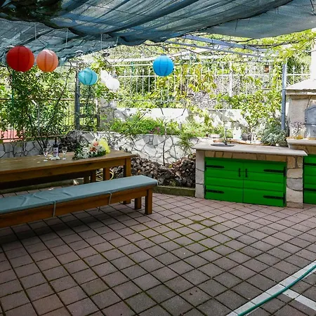 アパート Vida With Garden: *