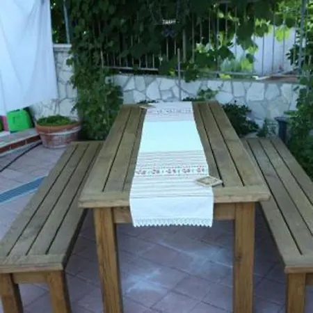 Apartment Vida With Garden: *