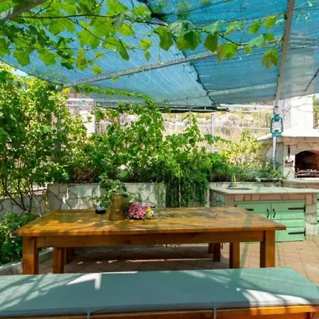 Apartment Vida With Garden: Orebic