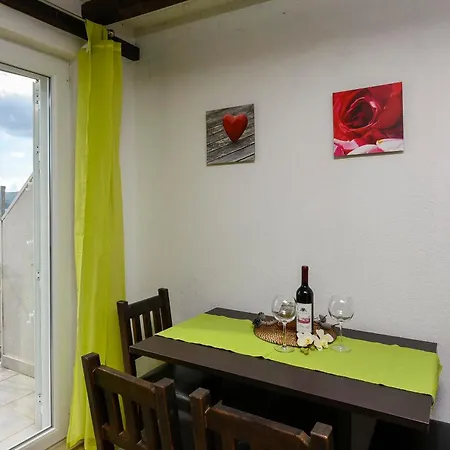 Apartment Vida With Garden: Orebic