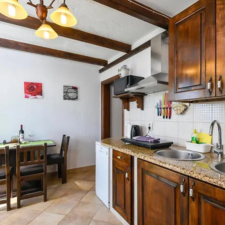 Apartment Vida With Garden: