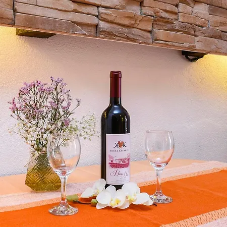 Vida With Garden: Apartment *